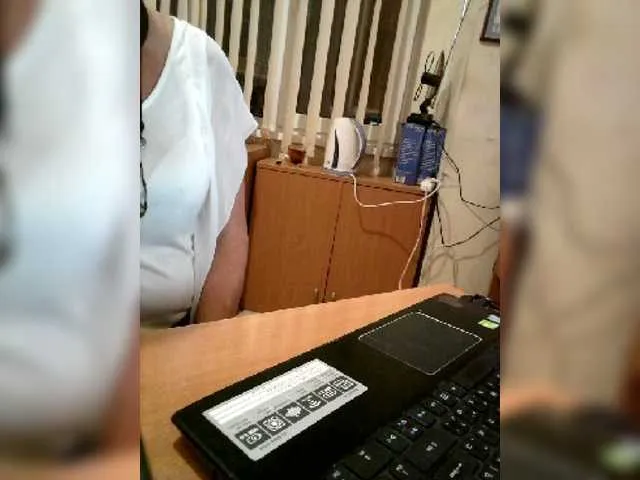 Live sex webcam photo for Luiziana111 #268880370