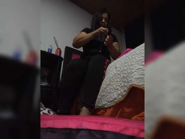 Live sex webcam photo for latinaamorosa #268872336