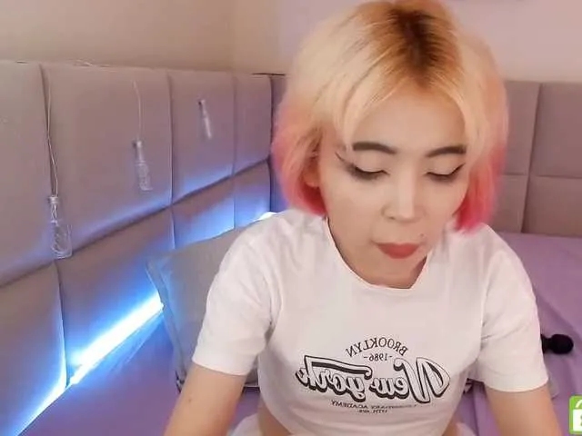 Live sex webcam photo for ChioChana #268872259