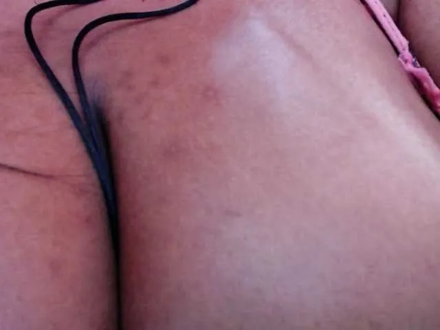 Live sex webcam photo for andreeina25 #268881125