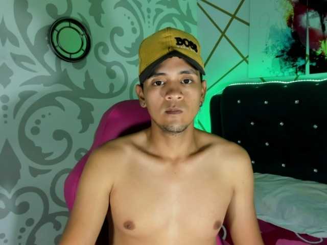 Live sex webcam photo for katrina-tyler #268867851