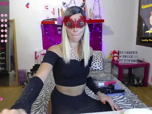 Live sex webcam photo for xLollyxPopx #268880417