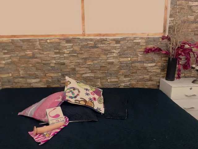 Live sex webcam photo for KiaMax #268872622