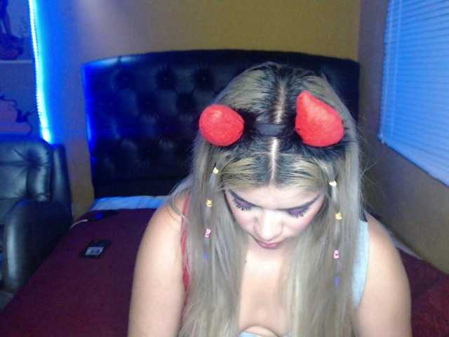 Live sex webcam photo for WONDERCOUPLEE #268867356