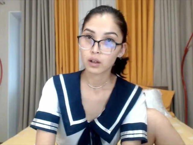 Live sex webcam photo for ShowMGO #268872299