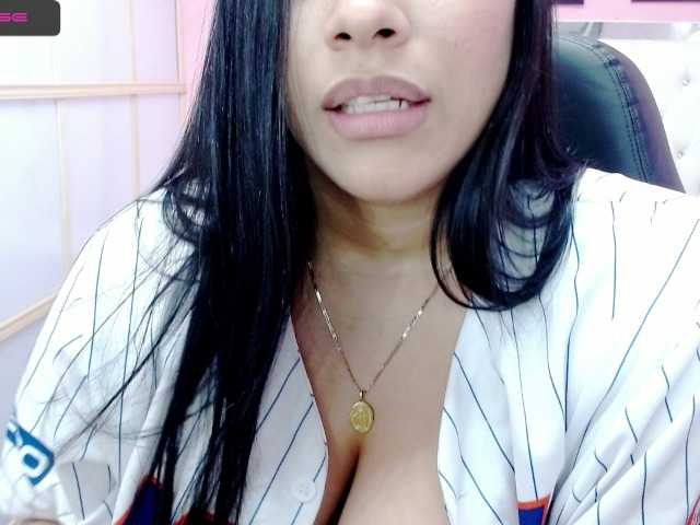 Live sex webcam photo for xPrettyhellen #268868001