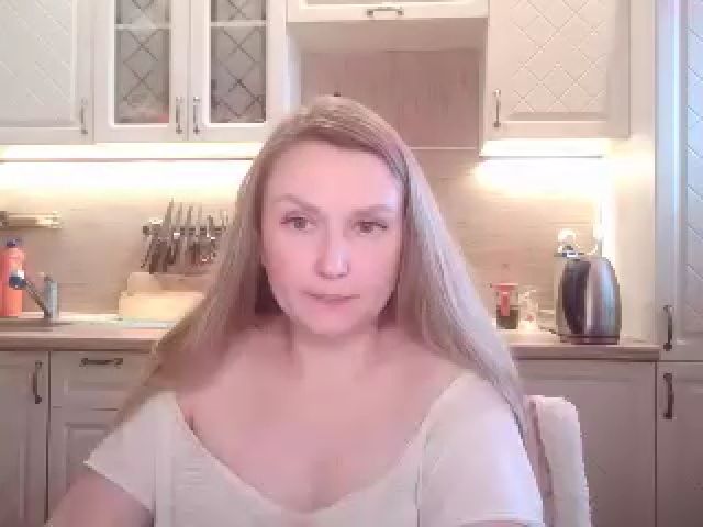 Live sex webcam photo for JaneGrey111 #268877571