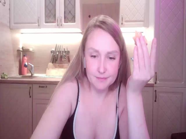 Live sex webcam photo for JaneGrey111 #268879884