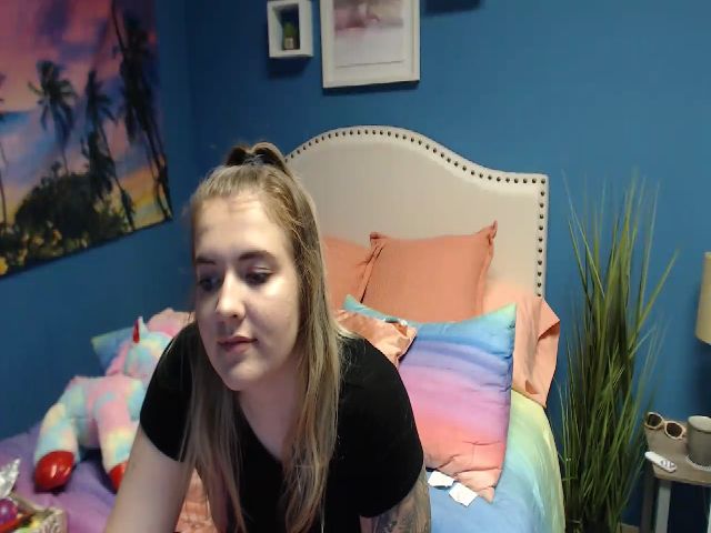 Live sex webcam photo for SnowWhiteXxxx #268882873