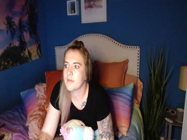 Live sex webcam photo for SnowWhiteXxxx #268883535