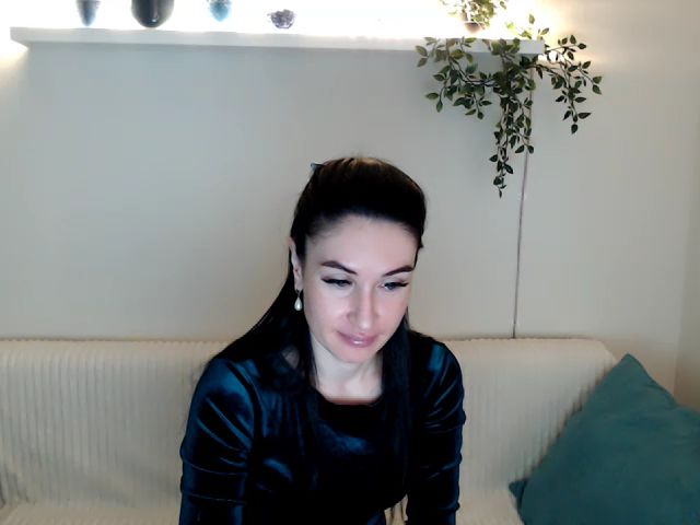 Live sex webcam photo for Lilly_Shine #268868901