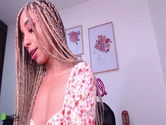 Live sex webcam photo for Annie_es #268878726