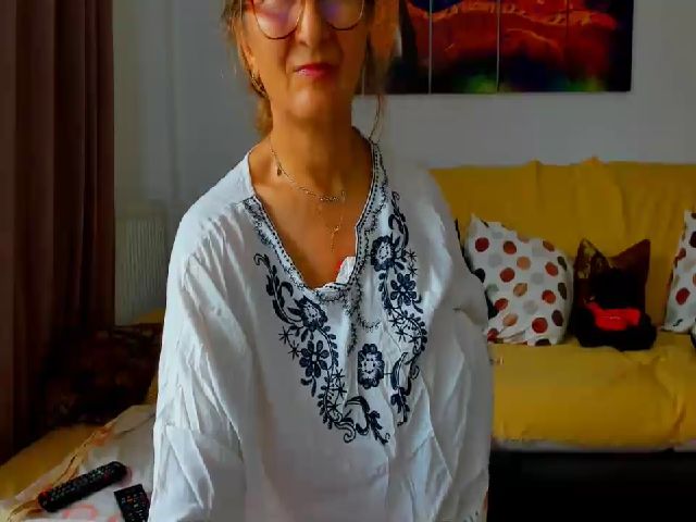 Live sex webcam photo for Maturefemme #268875231