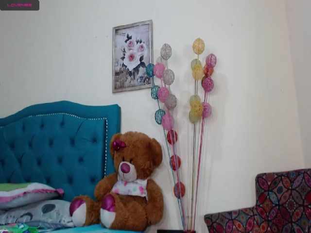 Live sex webcam photo for Lily_Baudinx #268869159