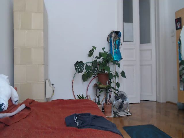 Live sex webcam photo for PetitePinkie #268876688