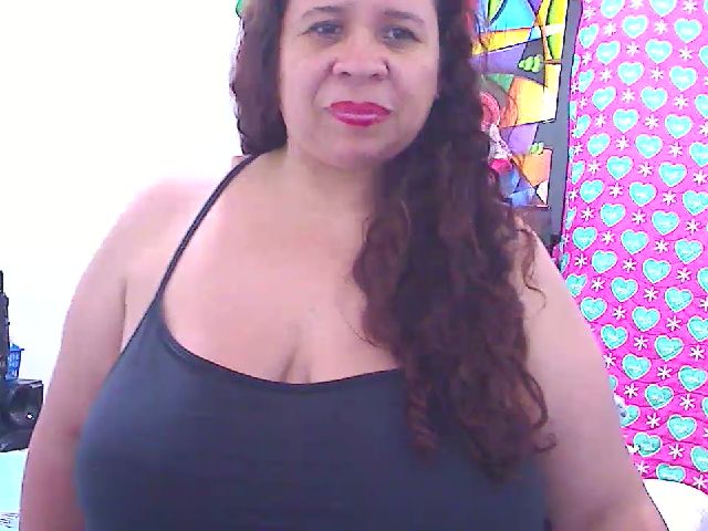 Live sex webcam photo for LatinaBigAss4 #268866555