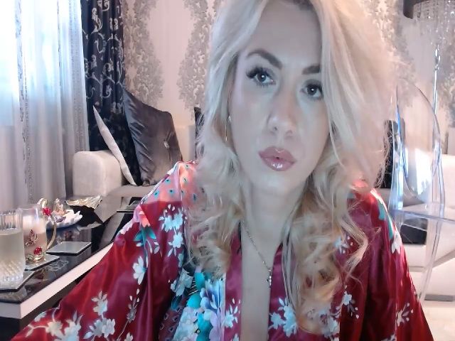 Live sex webcam photo for SweetyKimber #268870699