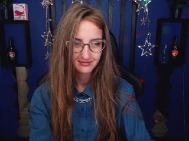 Live sex webcam photo for JennyLovelyS #268873932