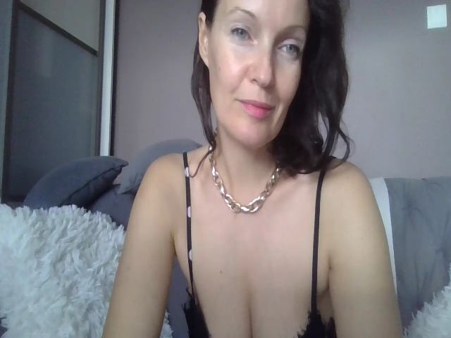 Live sex webcam photo for ParisNoir #268878082