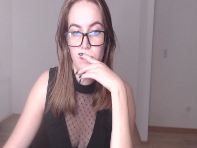 Live sex webcam photo for ALESSA_MOON #268879546