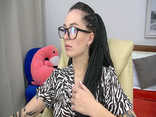 Live sex webcam photo for JessieSwan #268881451