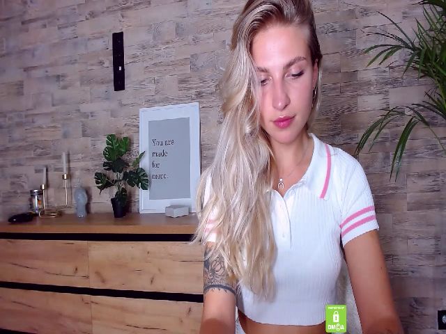 Live sex webcam photo for MeowZilla #268879059