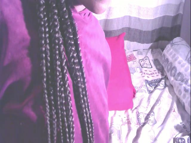 Live sex webcam photo for Sexybooty85 #268871260