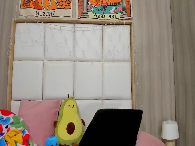 Live sex webcam photo for AmyWinne #268878890