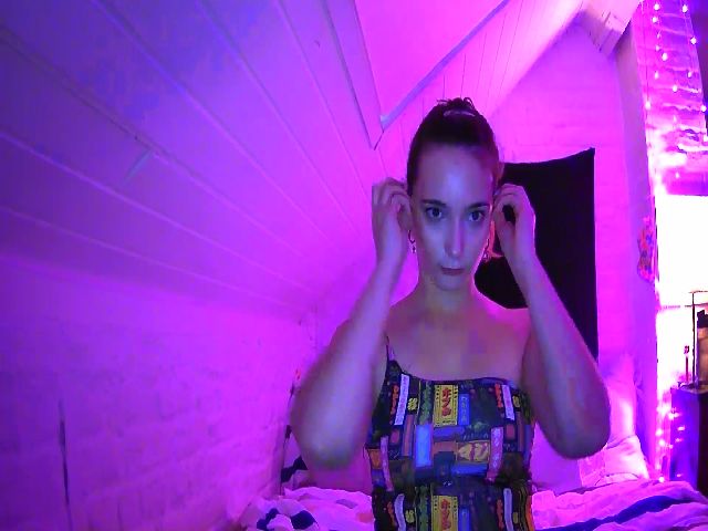 Live sex webcam photo for Avrilpurple #268881509