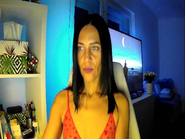 Live sex webcam photo for Beatrice_18 #268883877