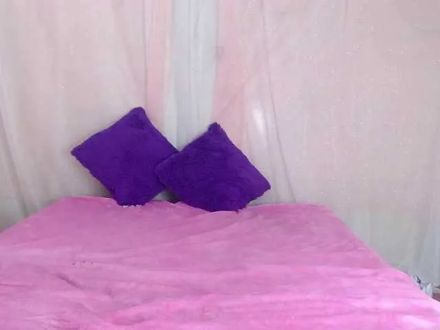 Live sex webcam photo for lily-jones #268868229