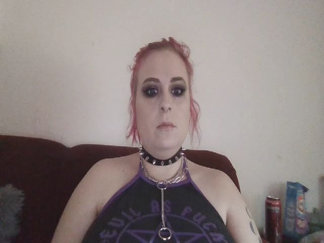 Live sex webcam photo for Weetziebabe #268876843