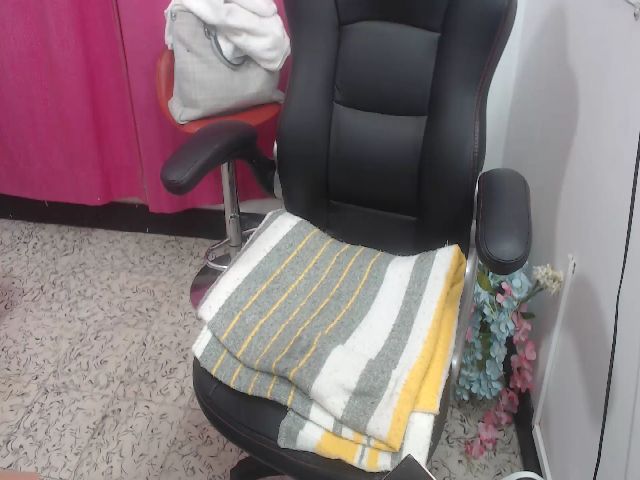 Live sex webcam photo for Alejandra_06 #268871345