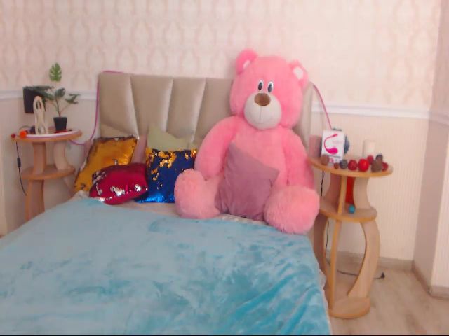 Live sex webcam photo for LorinFields #268878920