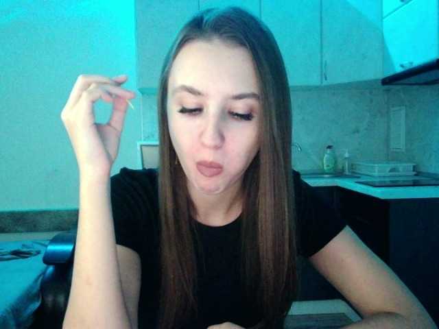 Live sex webcam photo for sweet2baby #268880538
