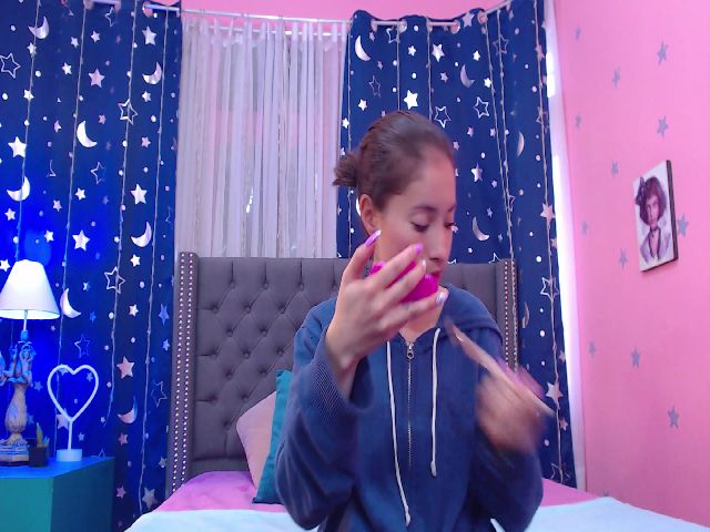 Live sex webcam photo for Megannf_ #268879954