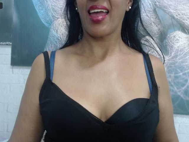 Live sex webcam photo for JulietaMilf #268889661