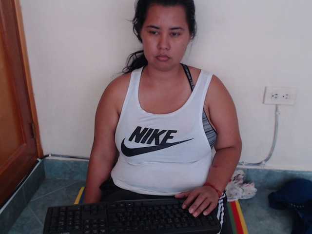 Live sex webcam photo for julianahothot #268898808