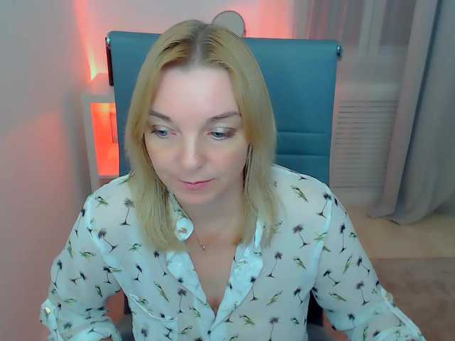 Live sex webcam photo for ReganLovely #268885190