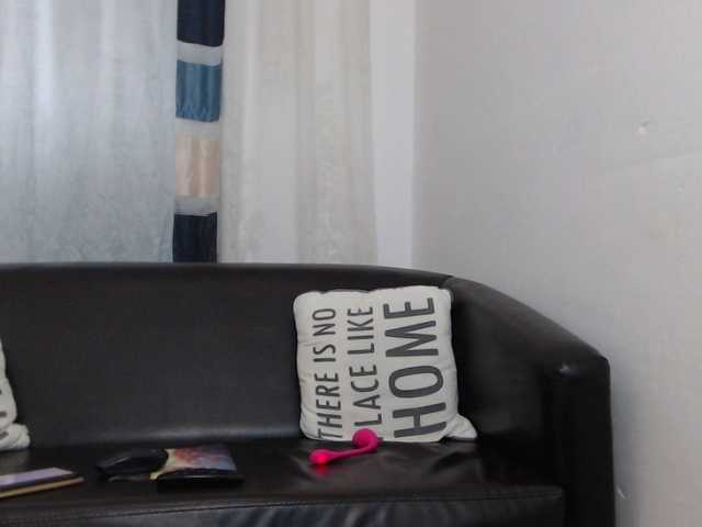 Live sex webcam photo for EllaRose29 #268893682