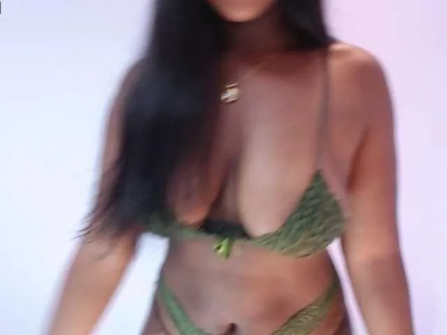 Live sex webcam photo for GigiThunderfo #268898643