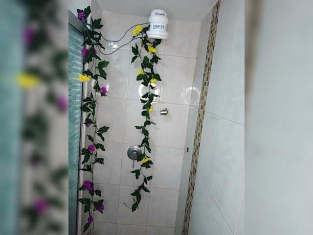 Live sex webcam photo for FaryhRamirez #268893333