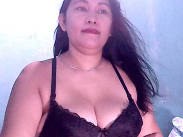 Live sex webcam photo for wildmom4u #268893519