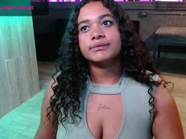 Live sex webcam photo for jamaicaawolf #268889313