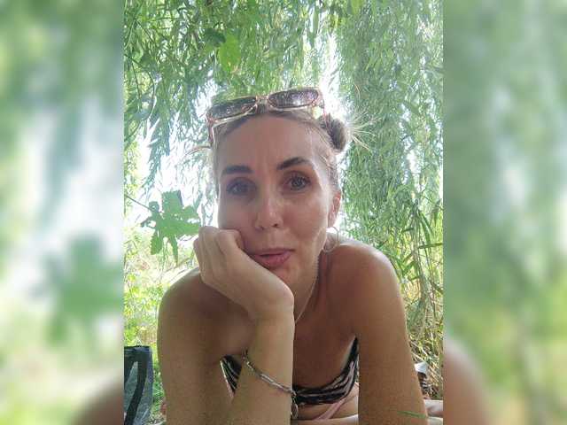 Live sex webcam photo for Aurora108 #288002771