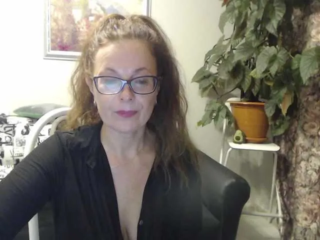 Live sex webcam photo for HelenBerg #268884883