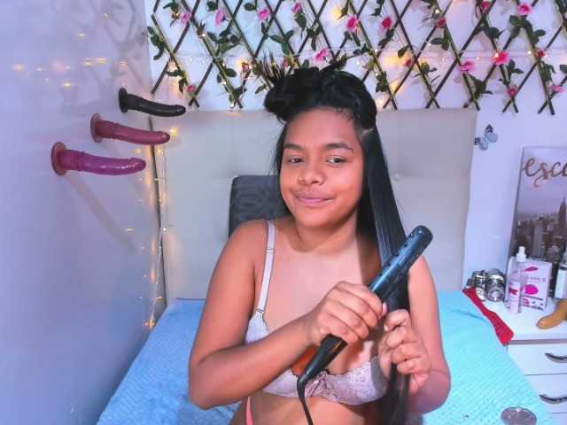 Live sex webcam photo for LilyPeytonx #268899010