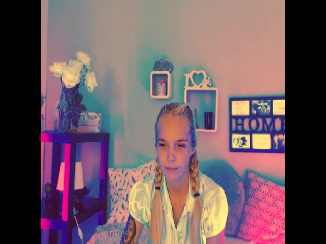 Live sex webcam photo for HappyAnna #268890417