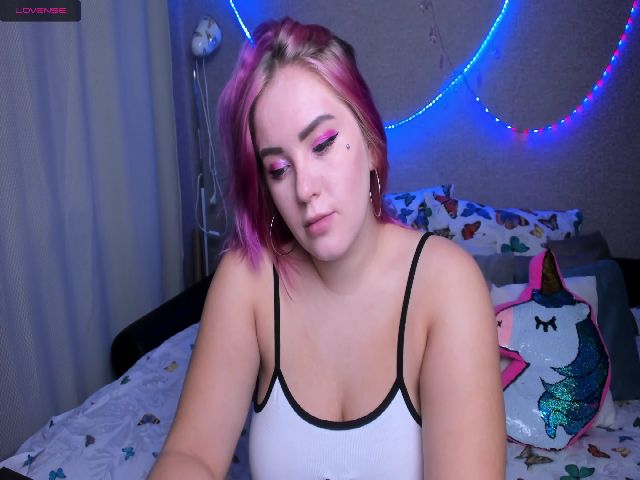 Live sex webcam photo for AiryHiss #268892142