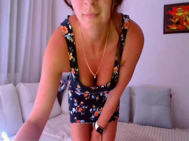 Live sex webcam photo for Amber_Fry #268900695